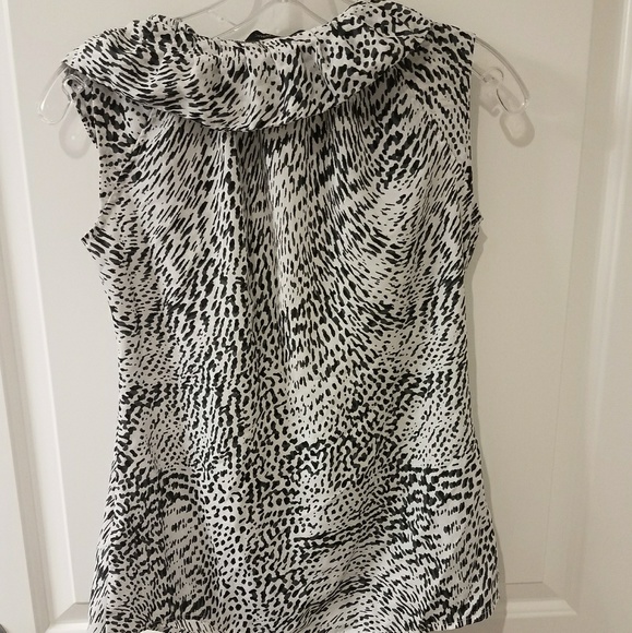 🌞🌞 Banana Republic animal print blouse - Picture 2 of 4
